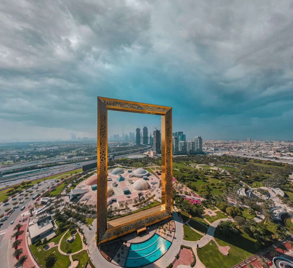 5 days in Dubai - the frame