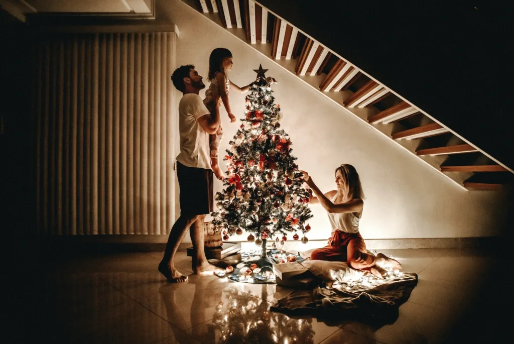 Save on Christmas gifts - Christmas tree